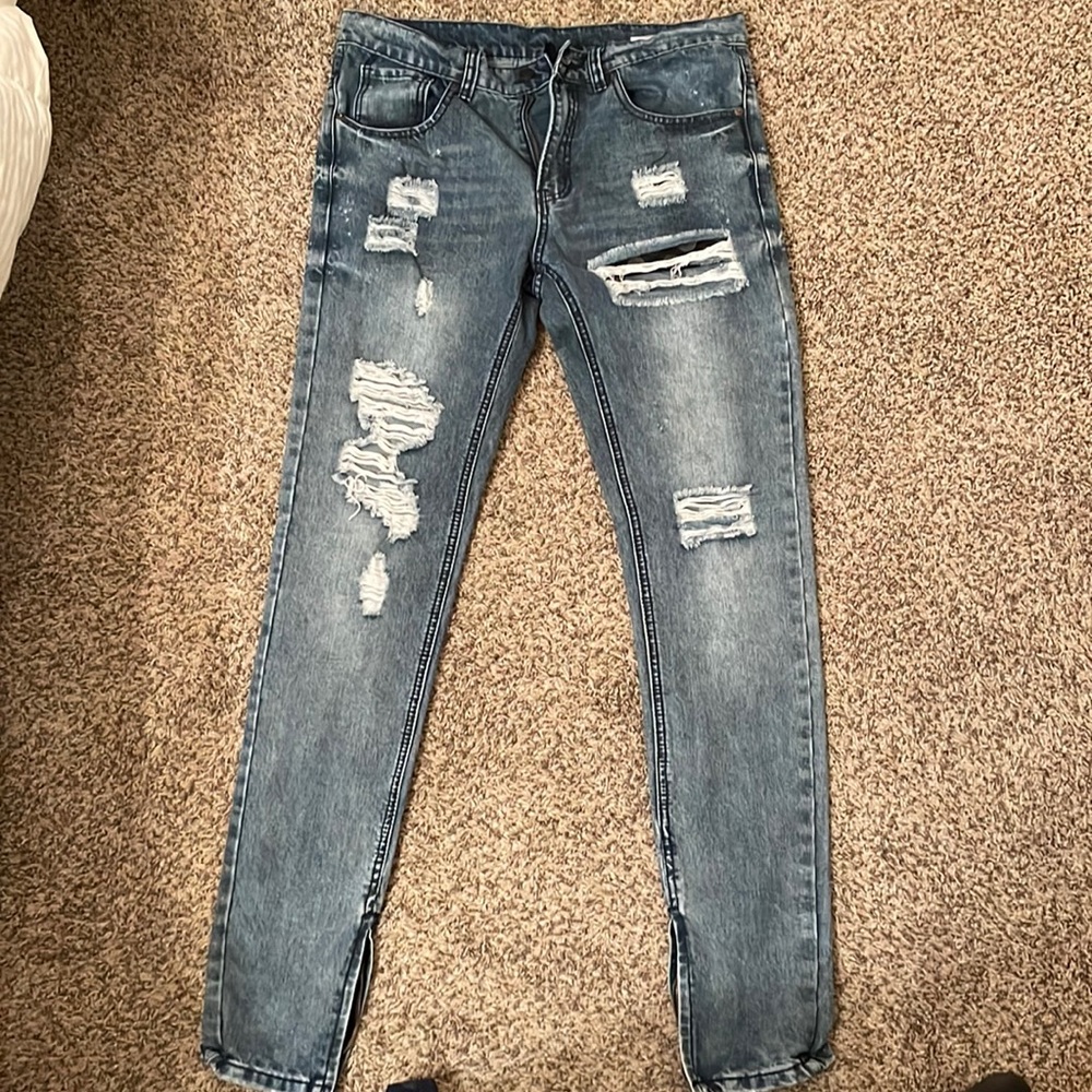 Young and reckless blue jean. Size 32x33.5. Barely worn